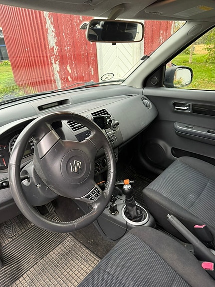Suzuki Swift 5 of 5