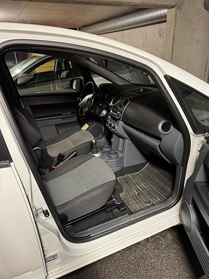 Mitsubishi Colt 9 of 22