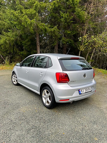 Volkswagen Polo 2 of 16