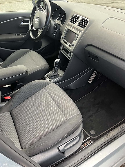 Volkswagen Polo 9 of 16