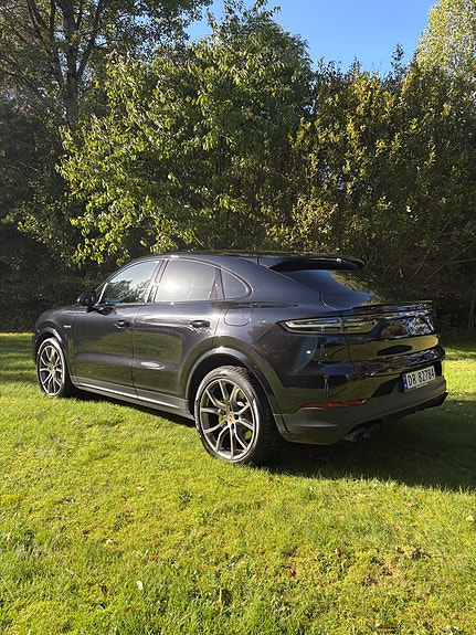 Porsche Cayenne Coupe 3 of 29