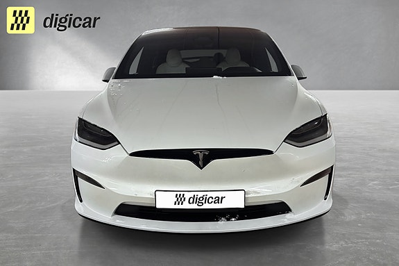 Tesla Model X 7 of 25