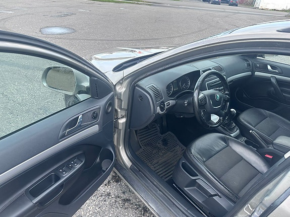 Skoda Octavia 6 of 9