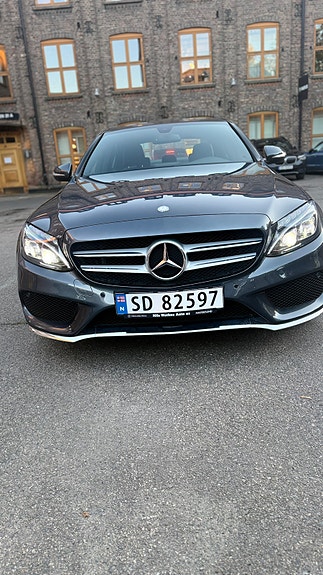 Mercedes-Benz C180 2 of 28
