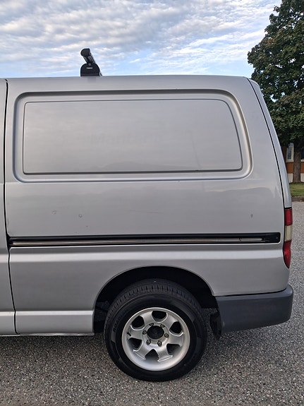 Toyota HiAce 13 of 30