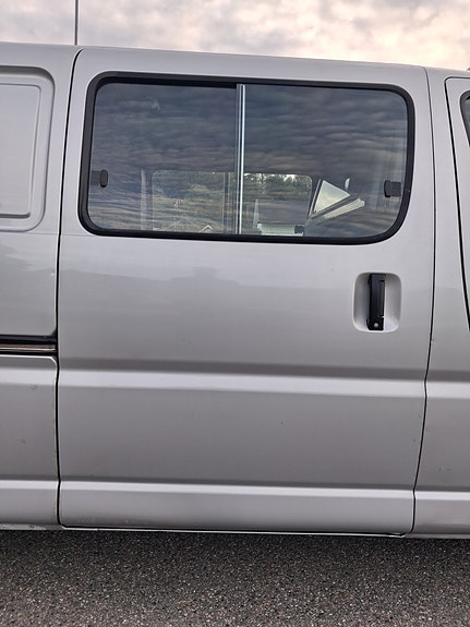 Toyota HiAce 9 of 30