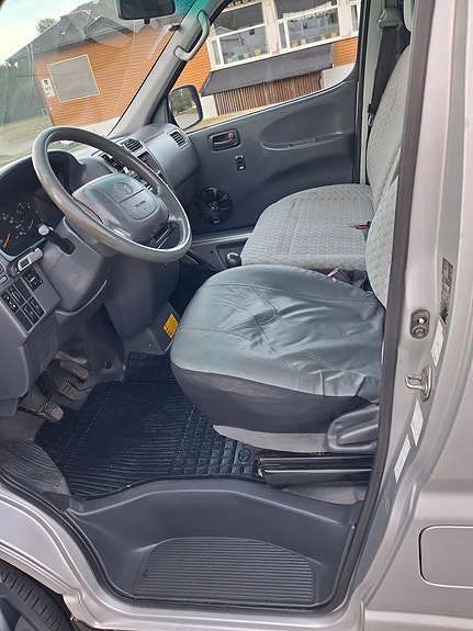 Toyota HiAce 28 of 30