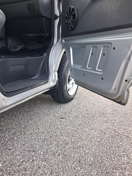 Toyota HiAce 17 of 30