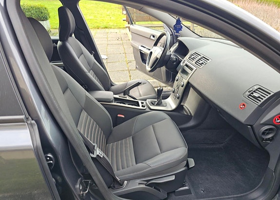 Volvo V50 9 of 16