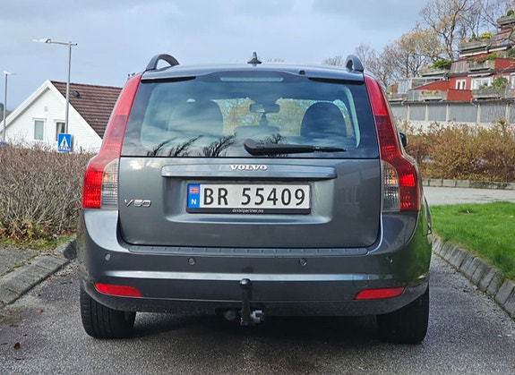 Volvo V50 4 of 16