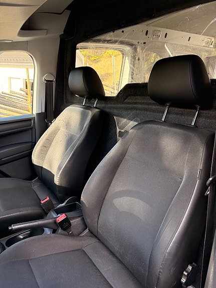 Volkswagen Caddy Maxi 8 of 12