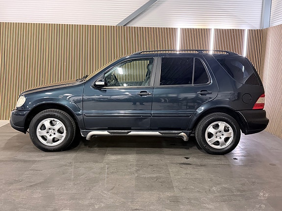 Mercedes-Benz ML270 8 of 25