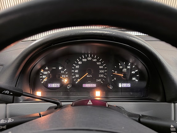 Mercedes-Benz ML270 23 of 25