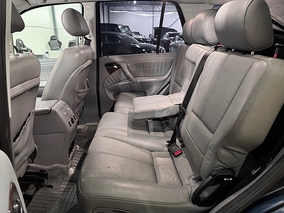 Mercedes-Benz ML270 16 of 25