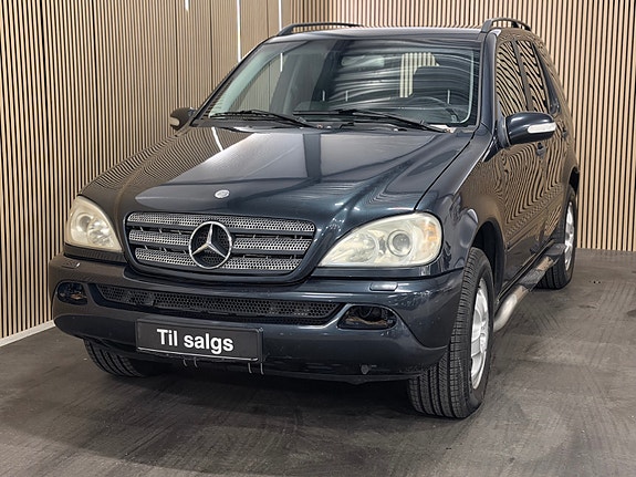 Mercedes-Benz ML270 3 of 25