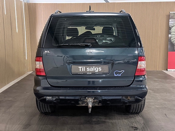 Mercedes-Benz ML270 14 of 25