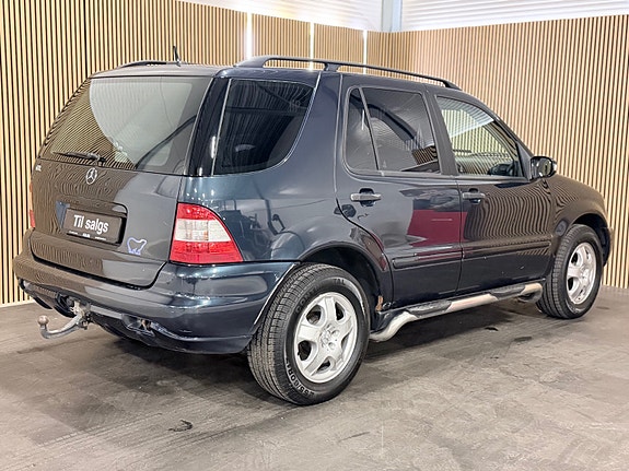 Mercedes-Benz ML270 11 of 25