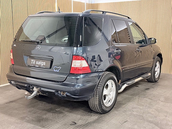 Mercedes-Benz ML270 12 of 25