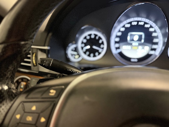 Mercedes-Benz E200 d 30 of 30