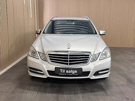 Mercedes-Benz E200 d 2 of 30