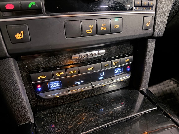 Mercedes-Benz E200 d 28 of 30