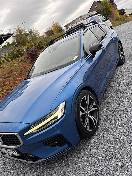 Volvo V60 2 of 30