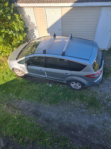 Ford S-MAX 11 of 13