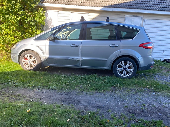 Ford S-MAX 2 of 13