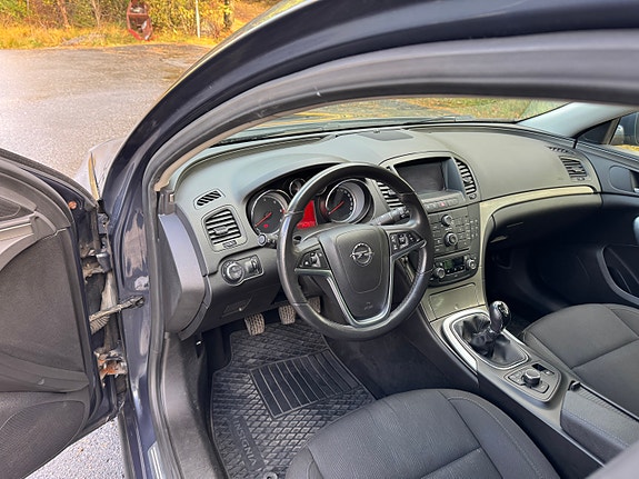 Opel Insignia 14 of 16
