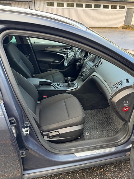 Opel Insignia 13 of 16