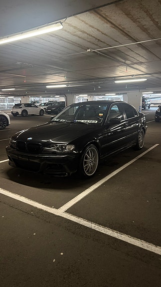 BMW 325i 2 of 5