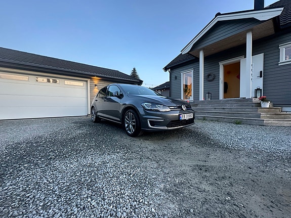 Volkswagen e-Golf VII 7 of 10