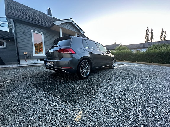 Volkswagen e-Golf VII 5 of 10