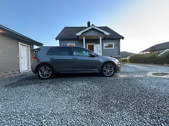 Volkswagen e-Golf VII 6 of 10