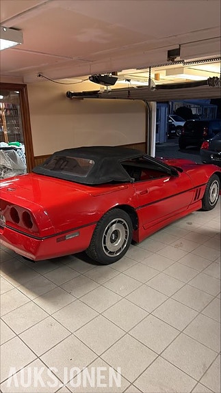 Chevrolet Corvette 4 of 7
