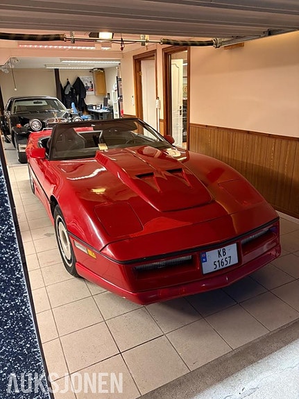 Chevrolet Corvette 2 of 7