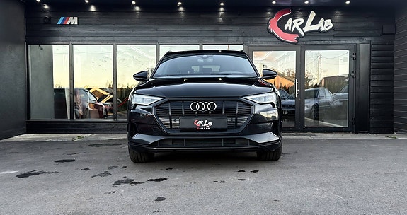 Audi e-tron Sportback 2 of 22