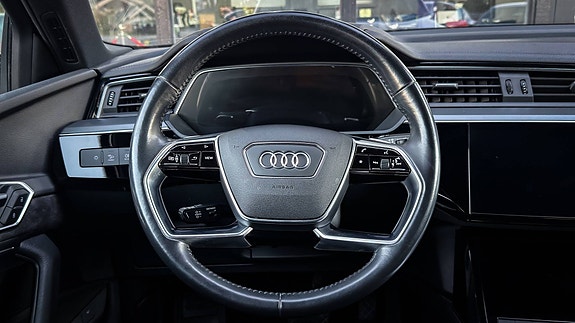 Audi e-tron Sportback 7 of 22