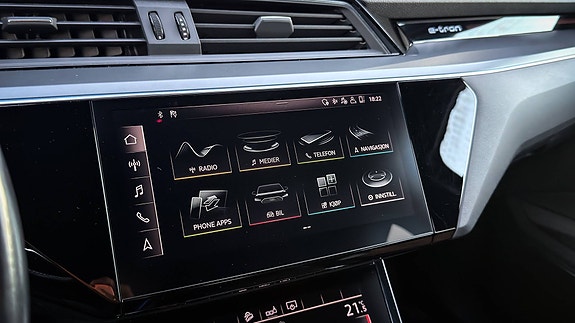 Audi e-tron Sportback 13 of 22