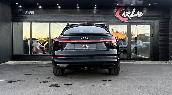 Audi e-tron Sportback 3 of 22