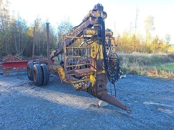 Tømmerhenger med kran 2 of 26