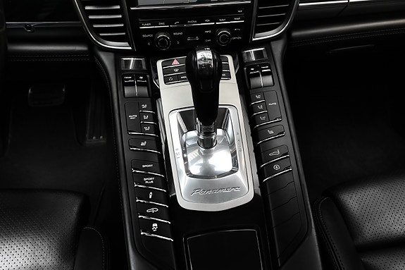 Porsche Panamera 4S 19 of 25