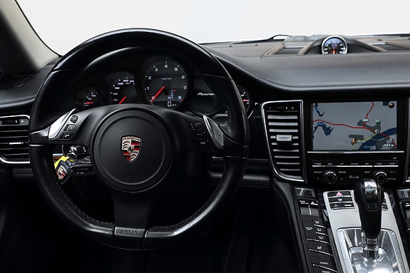Porsche Panamera 4S 14 of 25
