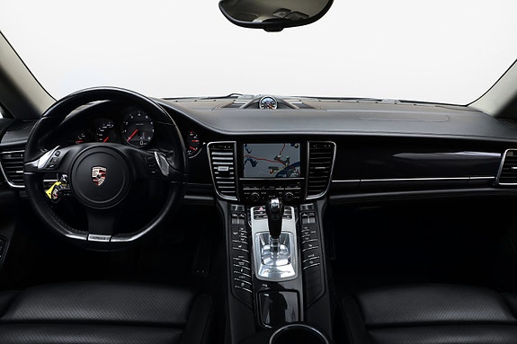 Porsche Panamera 4S 13 of 25