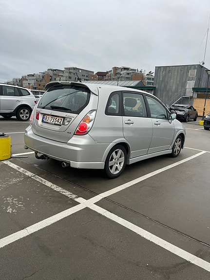 Suzuki Liana 4 of 8