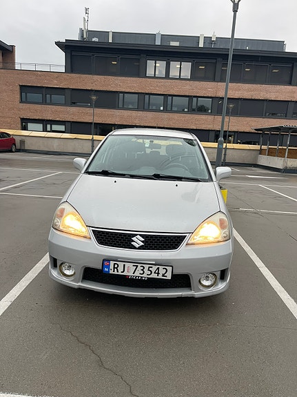 Suzuki Liana 3 of 8
