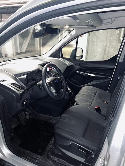 Ford Transit Connect 10 of 13