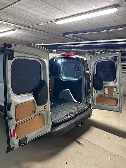 Ford Transit Connect 7 of 13