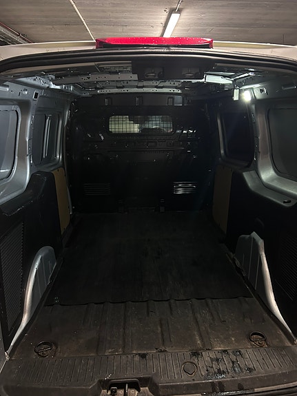 Ford Transit Connect 8 of 13