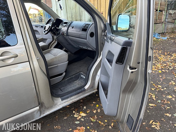 Volkswagen Transporter 19 of 30